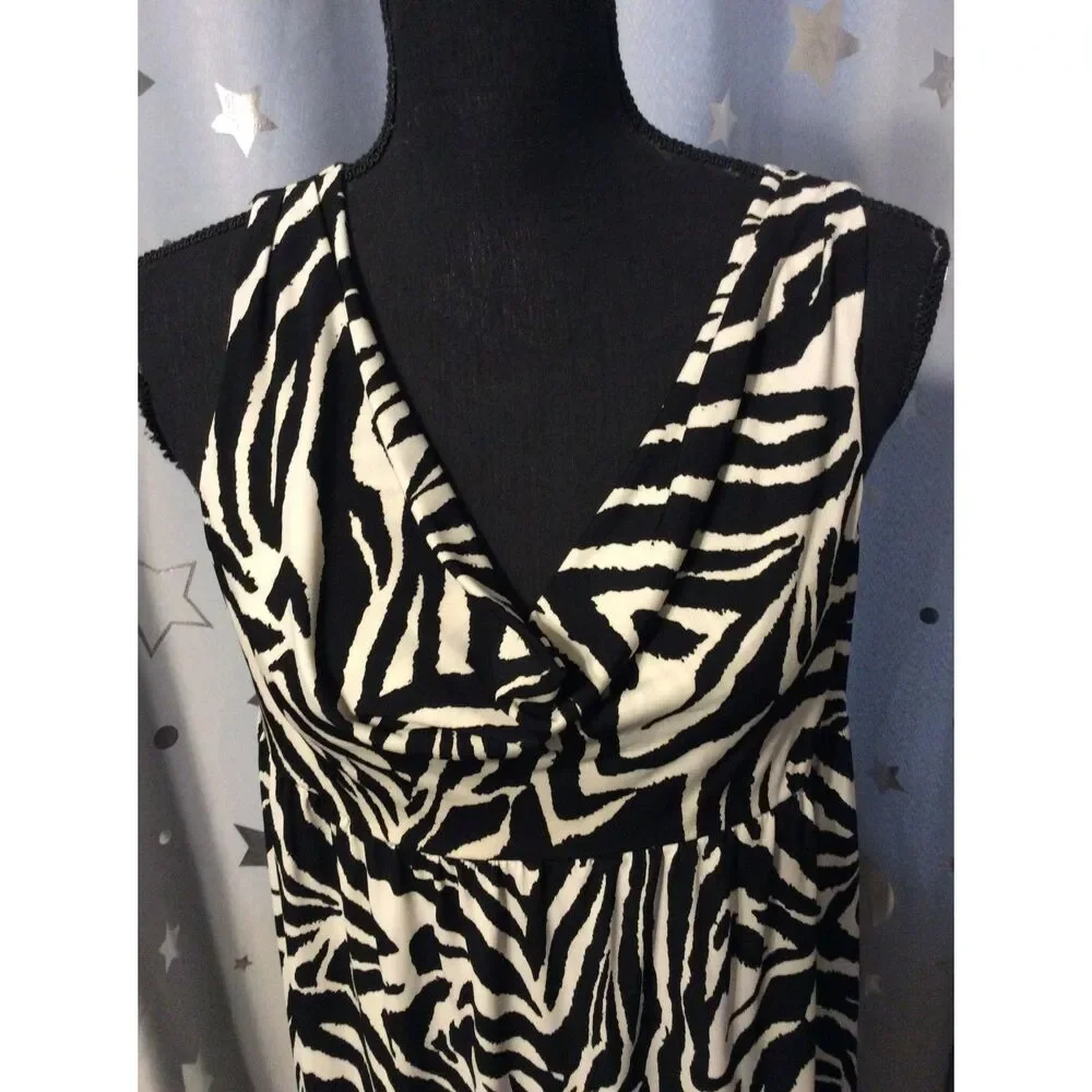 New NWT Inc International V Neck Sleeveless Zebra Print Dress Sized Medium M